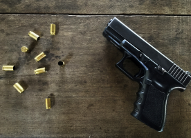 Polícia busca arsenal de 15 armas roubado de loja em Monte Alegre, no Pará